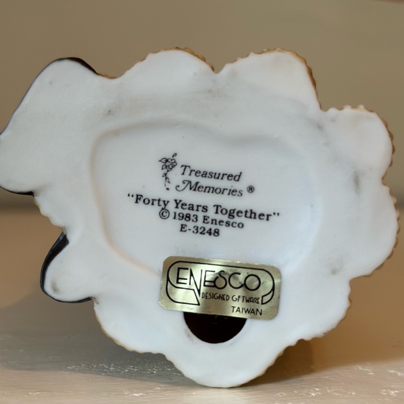 ✨Treasured Memories “FORTY YEARS TOGETHER” Enesco Figurine 1983 (w/ box)✨ - Picture 2 of 5